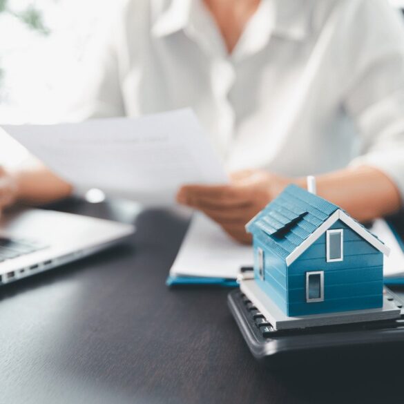 How a Lawyer Can Protect Commercial Landlords and Tenants in Lease Agreement